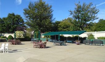 1011 Williamsburg Cir, Warwick, RI 02886