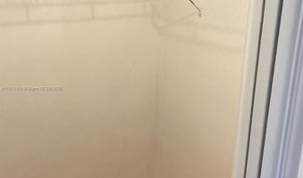 2825 NE 201st Ter M214, Aventura, FL 33180