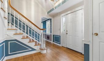 95 Hitching Post Ln, Bedford, NH 03110