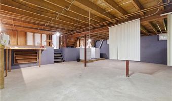 35 Superior View Blvd, North Providence, RI 02911
