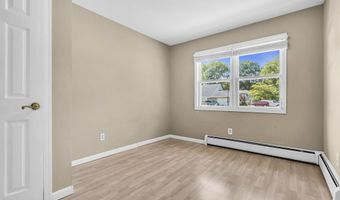 55 South Ave, Bayville, NJ 08721