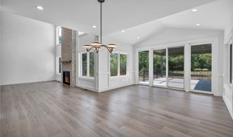 405 Club Dr W, Aurora, OH 44202