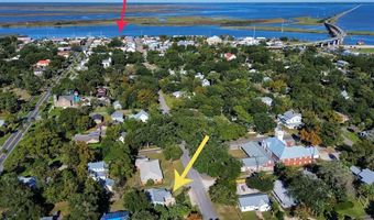 121 Ave D, Apalachicola, FL 32320