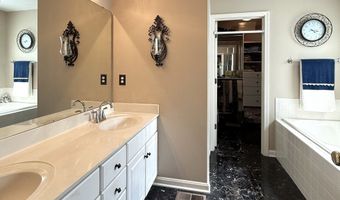 7312 Apple Cross Cir, Avon, IN 46123