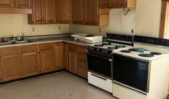 307 Main St, Baileyville, ME 04694