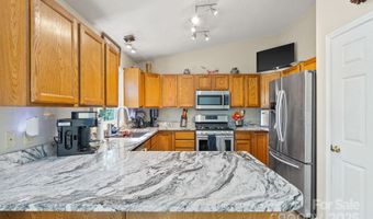 28 Foxberry Dr, Arden, NC 28704