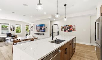 615 IRVING St NW 2, Washington, DC 20010