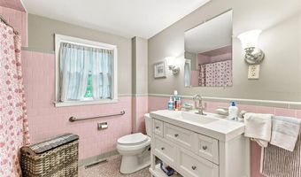 181 Brookside Dr, North Kingstown, RI 02852