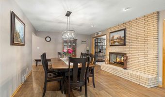 307 21st St NW, Austin, MN 55912