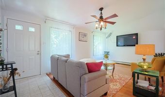 42 Hopkins Ave, Johnston, RI 02919