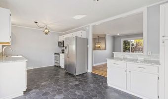 521 MONTCLAIR Dr, Cheyenne, WY 82009