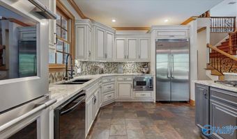 343 St Andrews Ln, Albertville, AL 35951