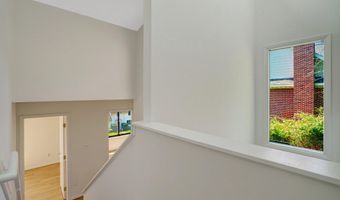 203 W GLENDALE Ave, Alexandria, VA 22301