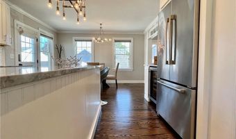 24 Stockholm St, Newport, RI 02840