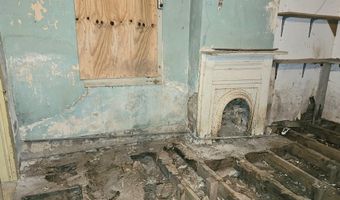 444 E 8th St, Baxter Springs, KS 66713