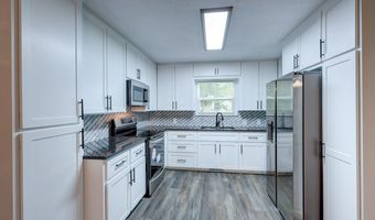 410 Highland Dr, Arkansas City, KS 67005