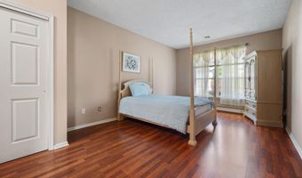11 Nautical Ct, Bayville, NJ 08721