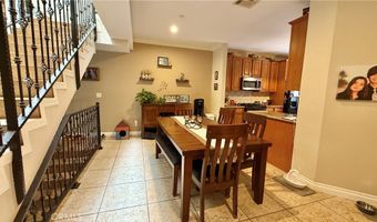 5241 Colodny Dr 403, Agoura Hills, CA 91301