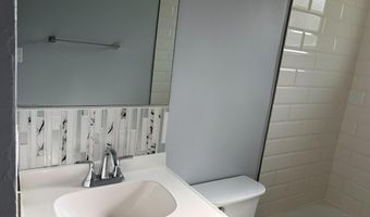 15 Metroview Ct, Ann Arbor, MI 48108