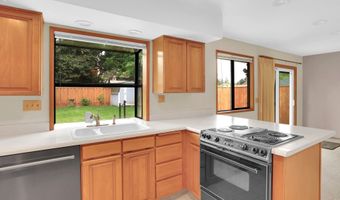 4948 SE HARVEY St, Milwaukie, OR 97222