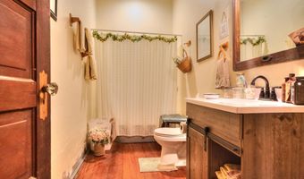 815 S 358th St, Avoca, NE 68307