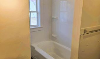 5 Reynolds Dr, Brattleboro, VT 05301