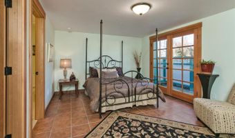 19 Gresham St, Ashland, OR 97520