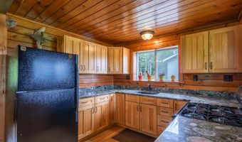 241 S Albany Rd, Albany, VT 05820