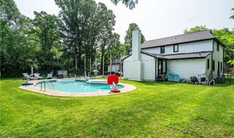 60 Fennec Ln, Amherst, NY 14051