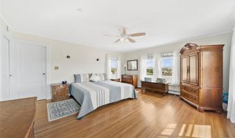 260 Ocean Ave, Amityville, NY 11701