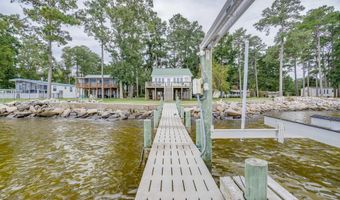 201 Hickory Point Dr, Aurora, NC 27806