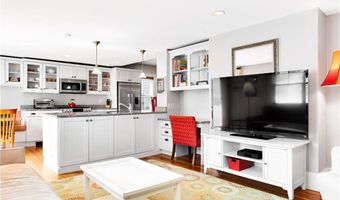 82 Sefton Dr, Cranston, RI 02905