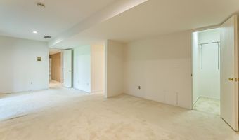 22 Haverhill Ct, Ann Arbor, MI 48105
