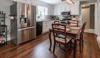 320 Spruce St, Cheshire, CT 06410