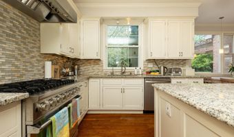 8809 SAUNDERS Ln, Bethesda, MD 20817