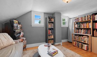 1025 S LAWE St, Appleton, WI 54915