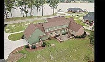 220 Lake Shore Dr, Alma, GA 31510