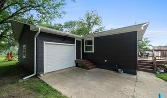 611 E 3Rd St St, Bridgewater, SD 57319