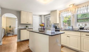 28 Crowell St, Cumberland, RI 02864