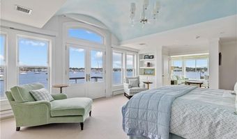 19 Defenders Row, Newport, RI 02840