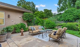 608 Inverlochy Dr, Fallbrook, CA 92028