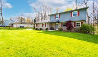 4252 Adeer Dr, Canfield, OH 44406