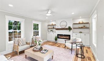 40 Congregational St, Bristol, RI 02809