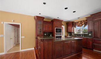 40 Alpine Estates Dr, Cranston, RI 02921