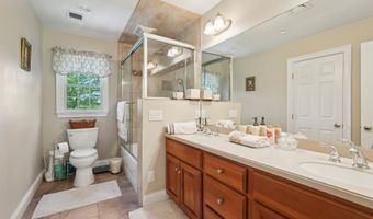 2 Logans Way, Danbury, CT 06811