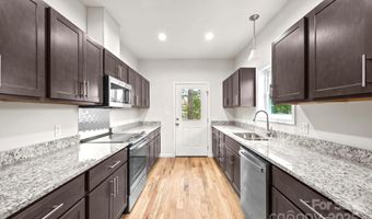 7 Berry Crest Ln, Arden, NC 28704