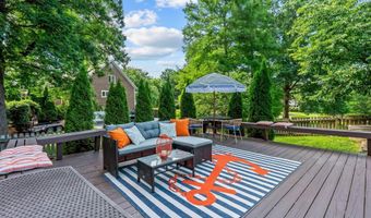11806 E Arbor Dr, Anchorage, KY 40223