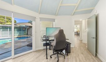 435 N Kalaheo Ave, Kailua, HI 96734