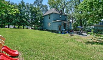 36 Henrietta St, Amsterdam, NY 12010