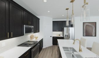 175 Peeps Ct, Adkins, TX 78101